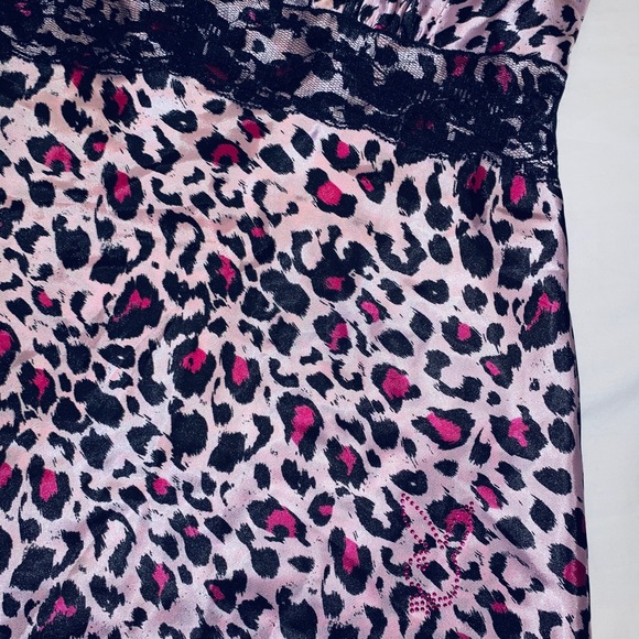 Cute Playboy cami💗 - Picture 2 of 5